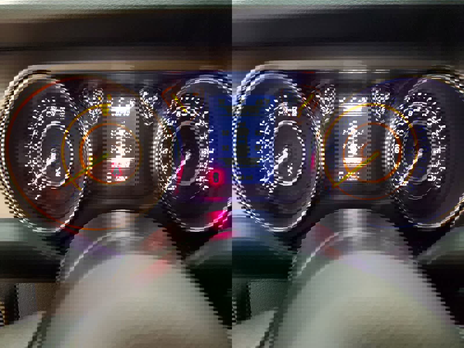 Used 2023 Jeep Gladiator Sport image 13