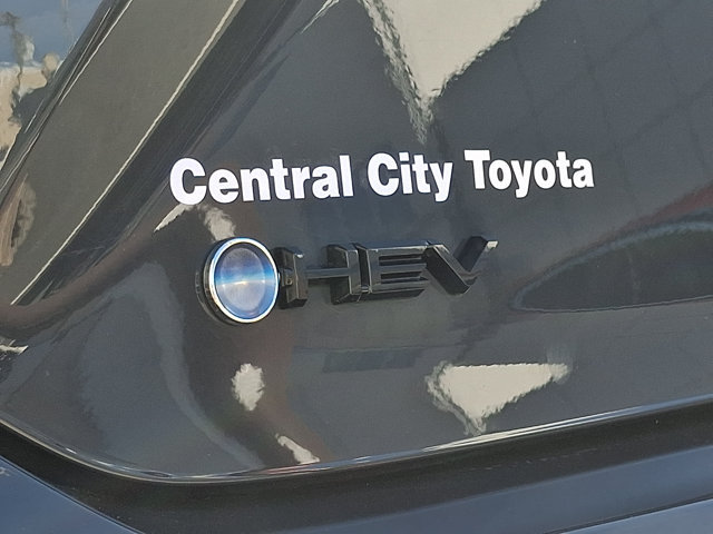 Used 2025 Toyota Camry SE FWD image 29