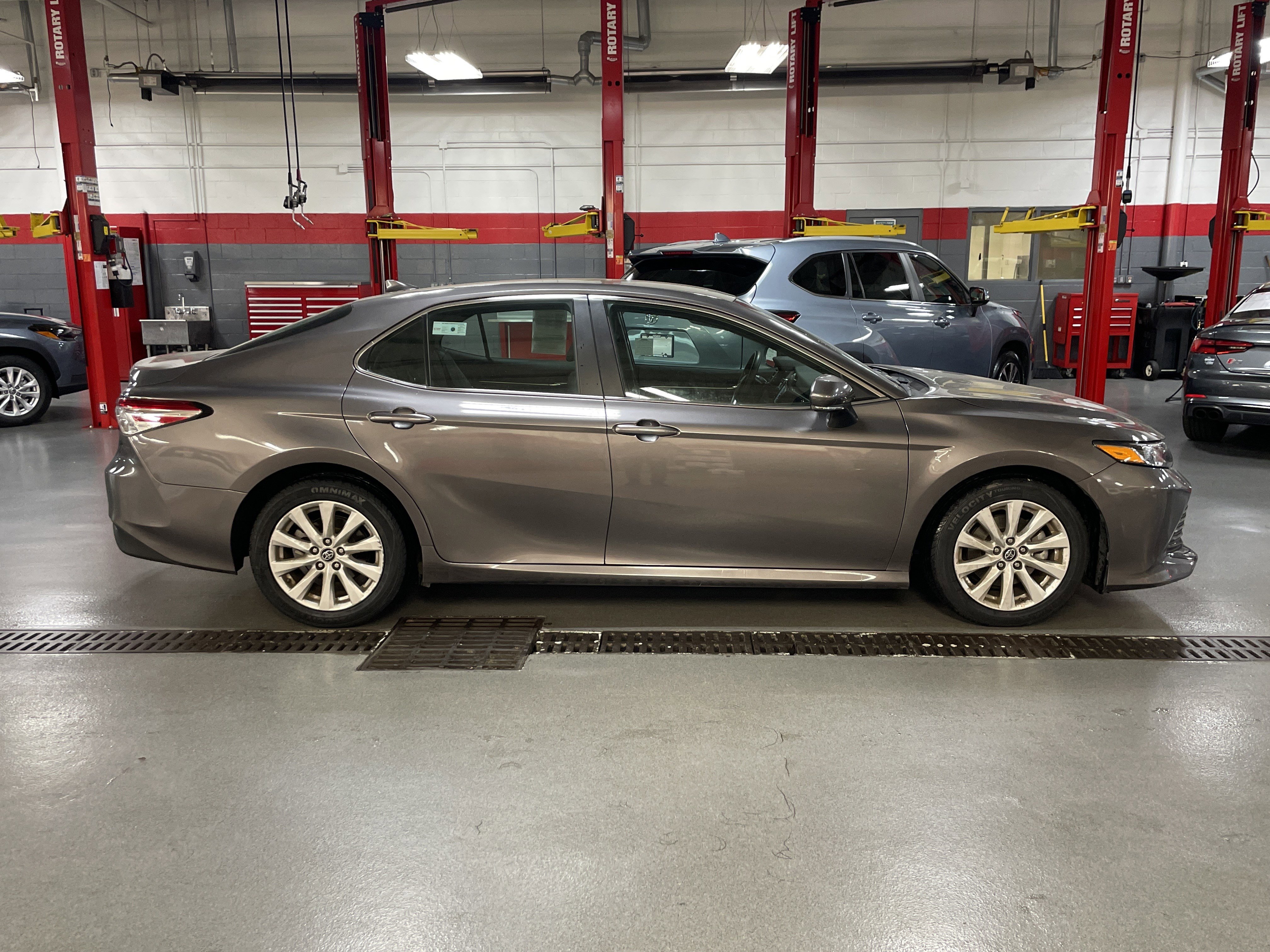 Used 2019 Toyota Camry LE w/ Convenience Package FWD image 7