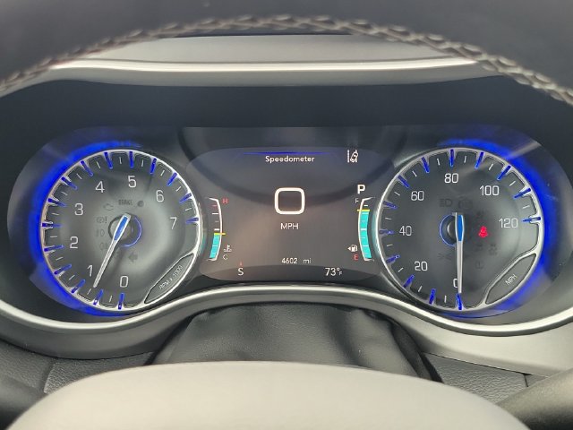 Used 2025 Chrysler Voyager LX FWD image 23