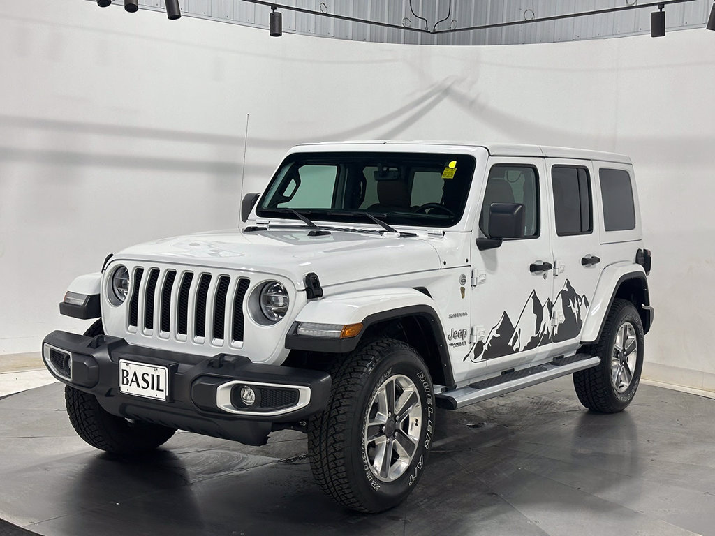 Used 2022 Jeep Wrangler Unlimited Sahara w/ LED Lighting Group AWD/4WD image 8