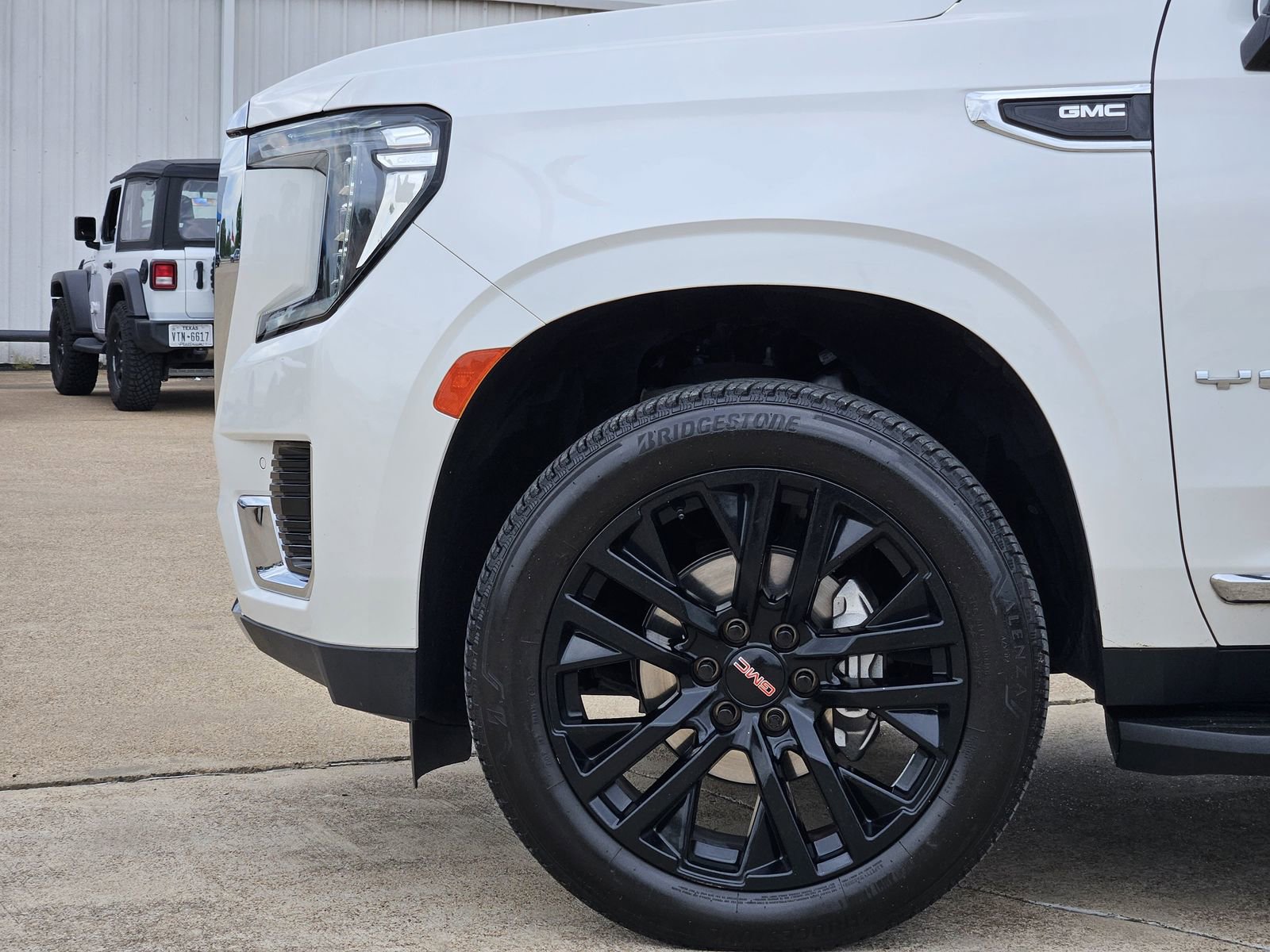 Used 2021 GMC Yukon SLT w/ SLT Premium Package RWD image 12
