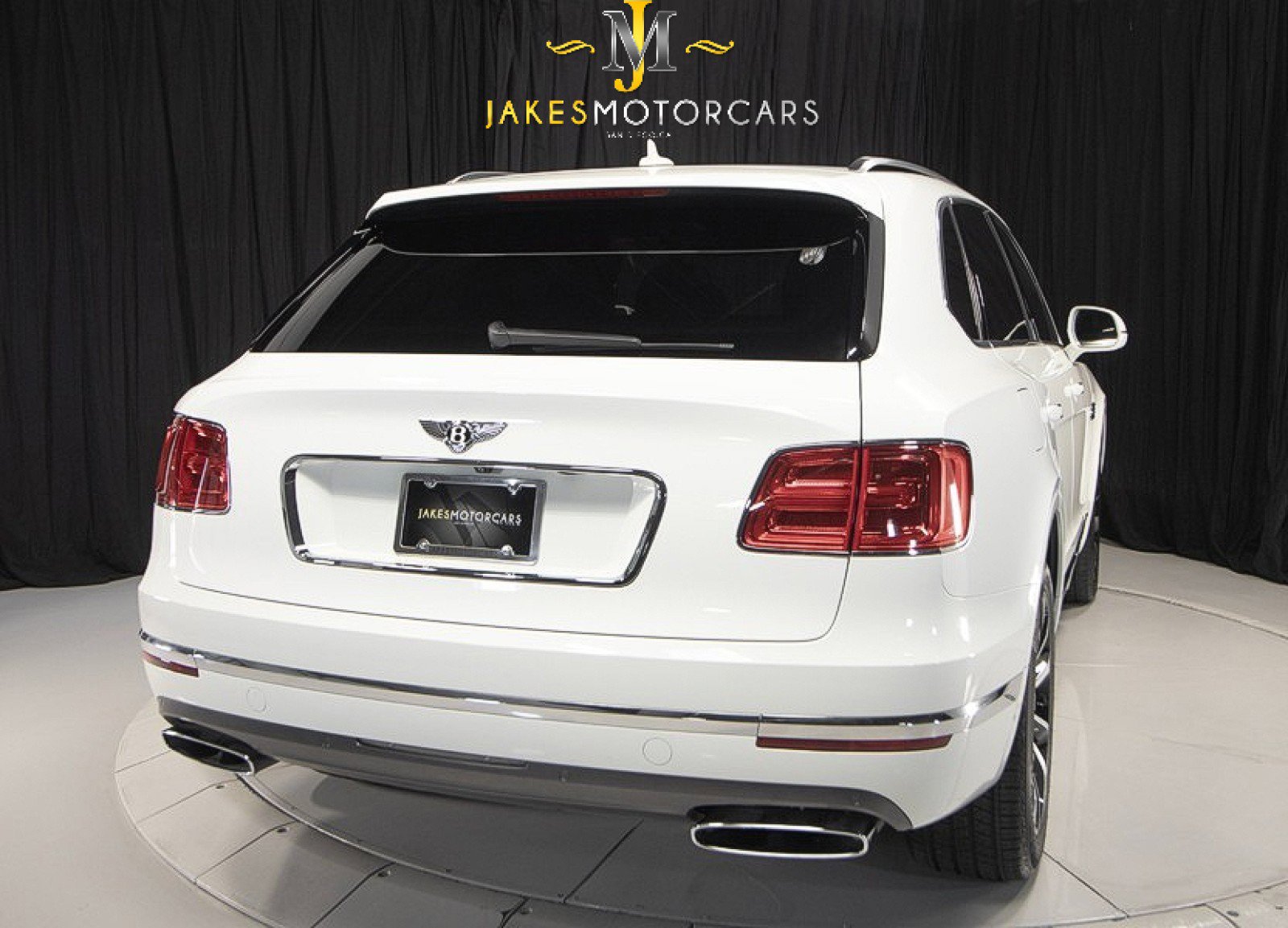 Used 2017 Bentley Bentayga image 12