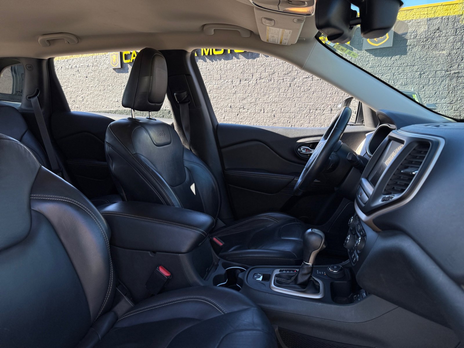 Used 2015 Jeep Cherokee Limited w/ Trailer Tow Group image 19