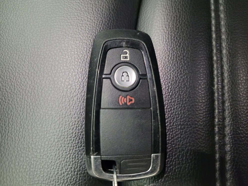 Used 2023 Ford Edge SEL image 32