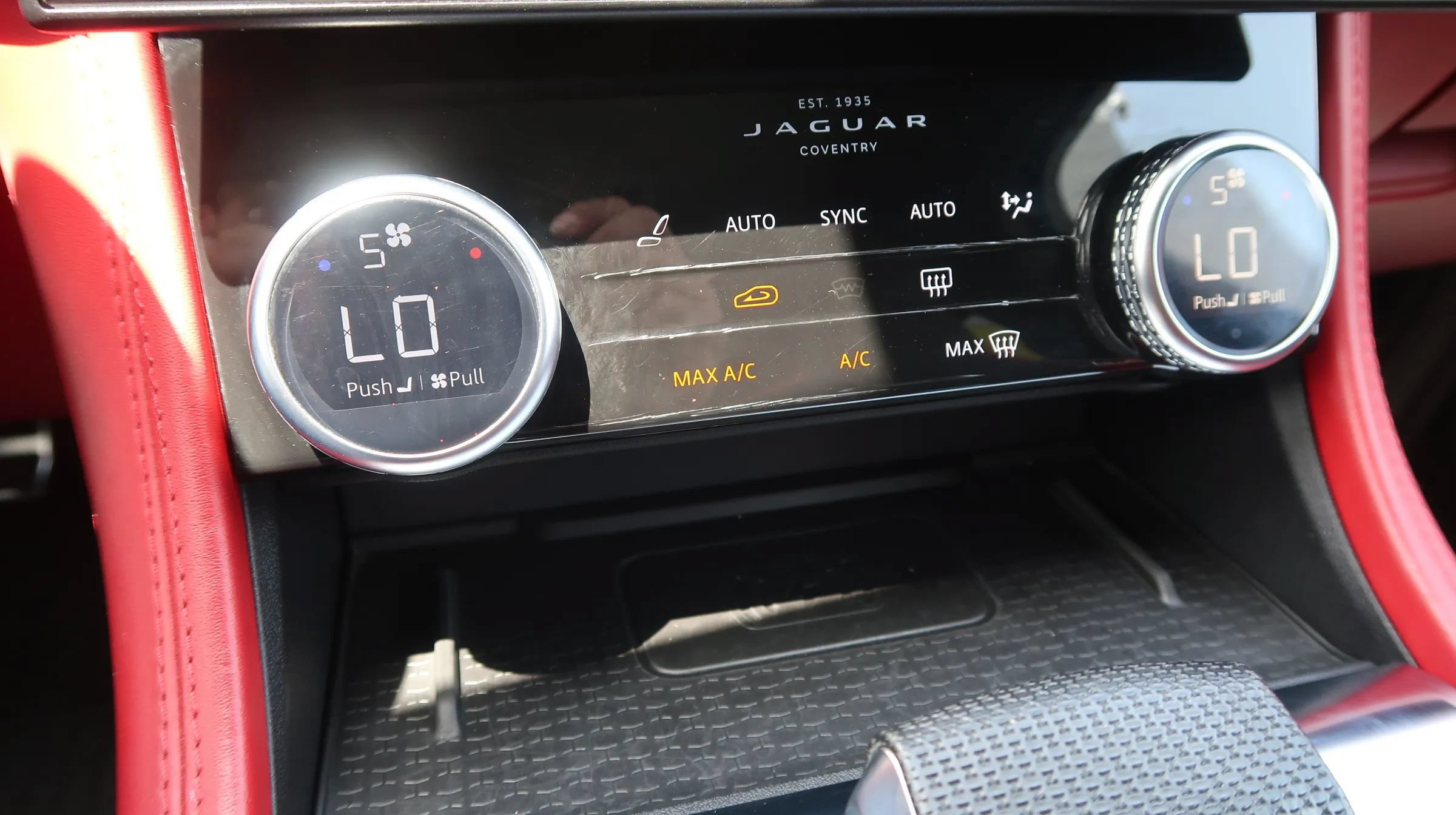 Used 2022 Jaguar F-PACE SVR AWD/4WD image 32