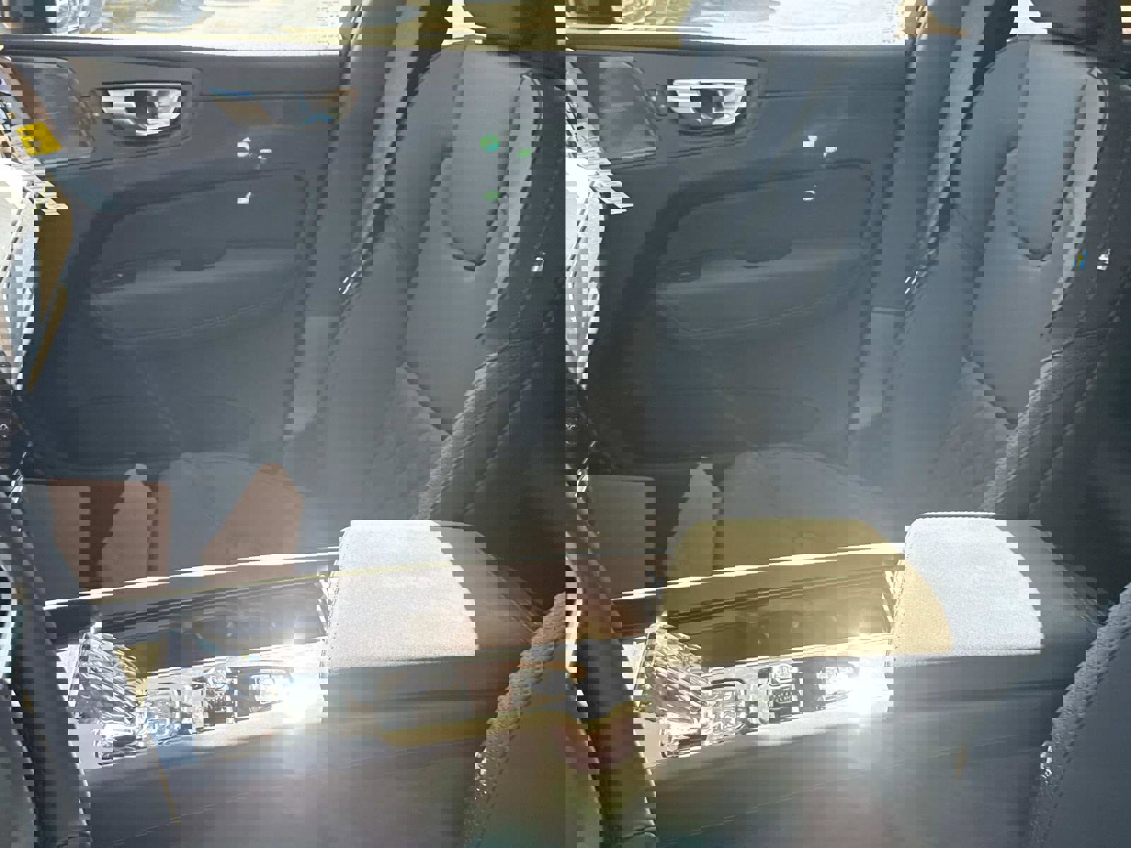 New 2026 Volvo XC60 B5 Plus w/ Climate Package image 19