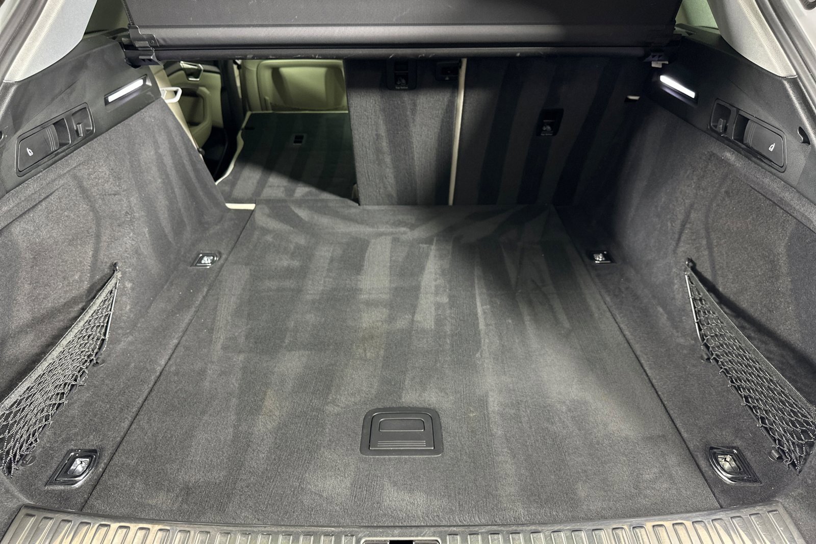 Used 2022 Audi e-tron Premium w/ Convenience Plus Package image 14