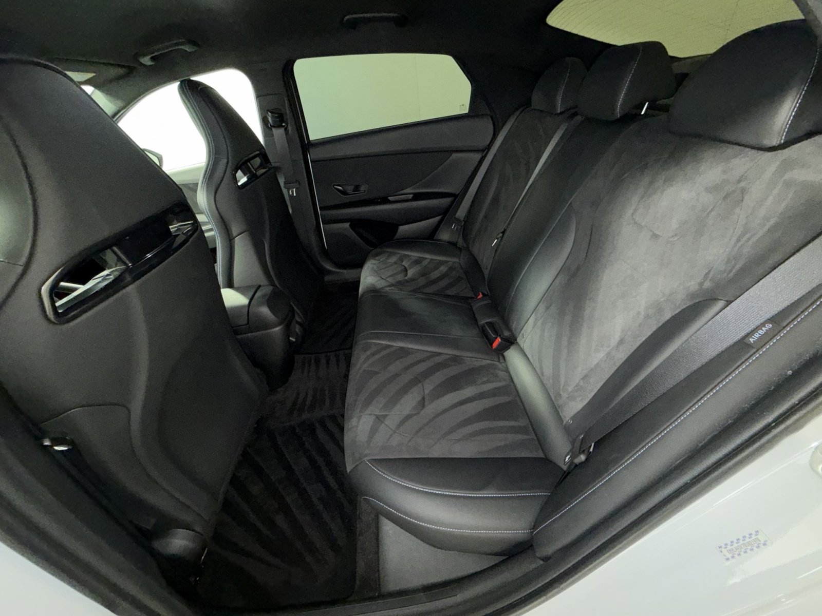 Used 2024 Hyundai Elantra N Base image 24