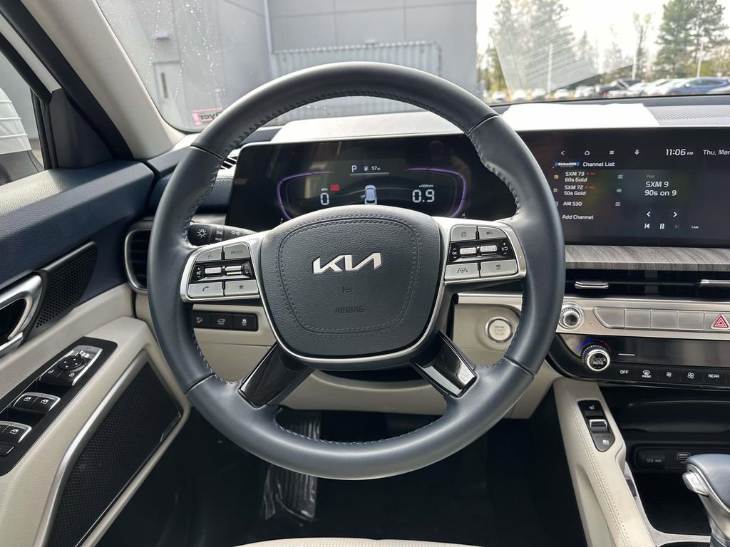 Used 2024 Kia Telluride EX w/ EX Captain's Chair Package image 12