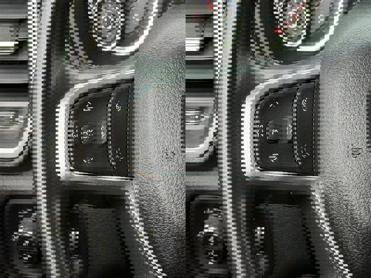 Used 2024 RAM 2500 Laramie image 13