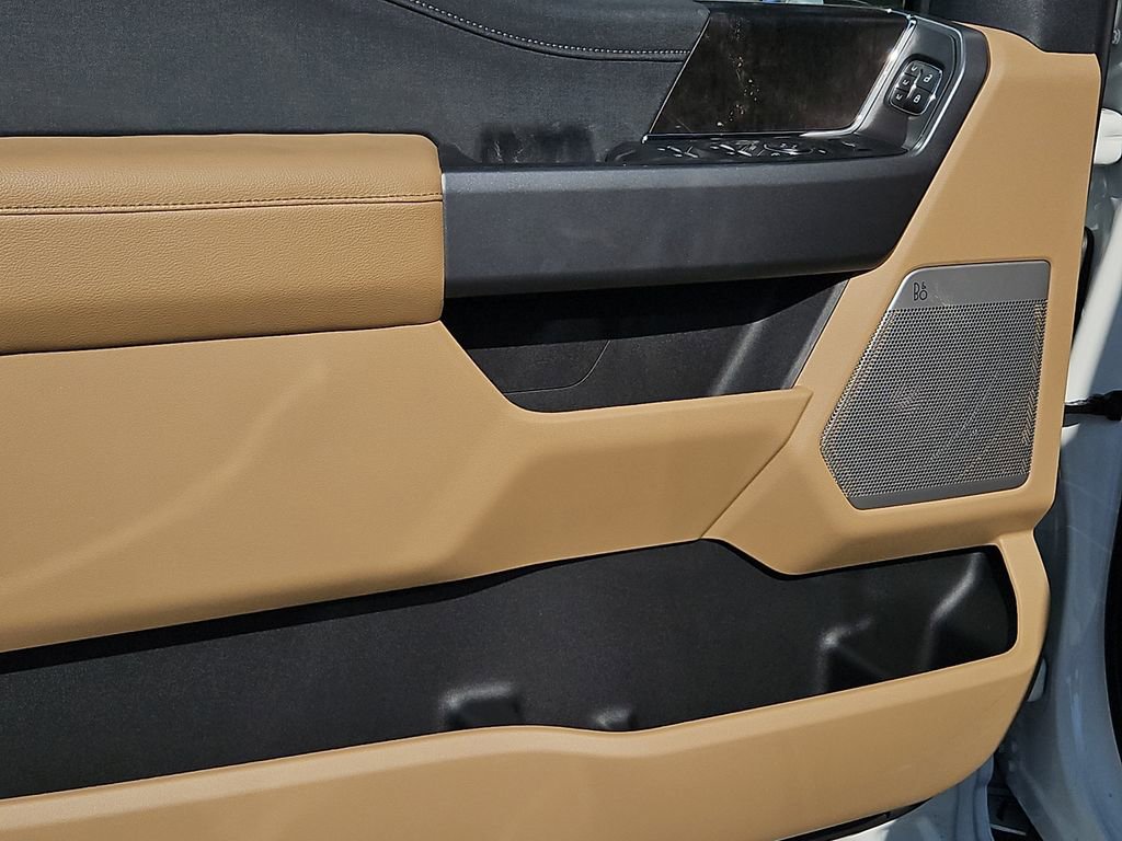 New 2026 Ford F350 Lariat w/ Black Appearance Package image 21