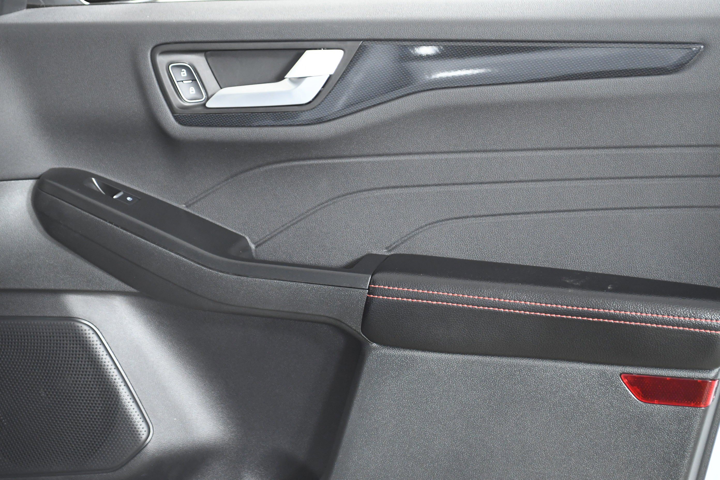 Used 2025 Ford Escape ST-Line Select image 28