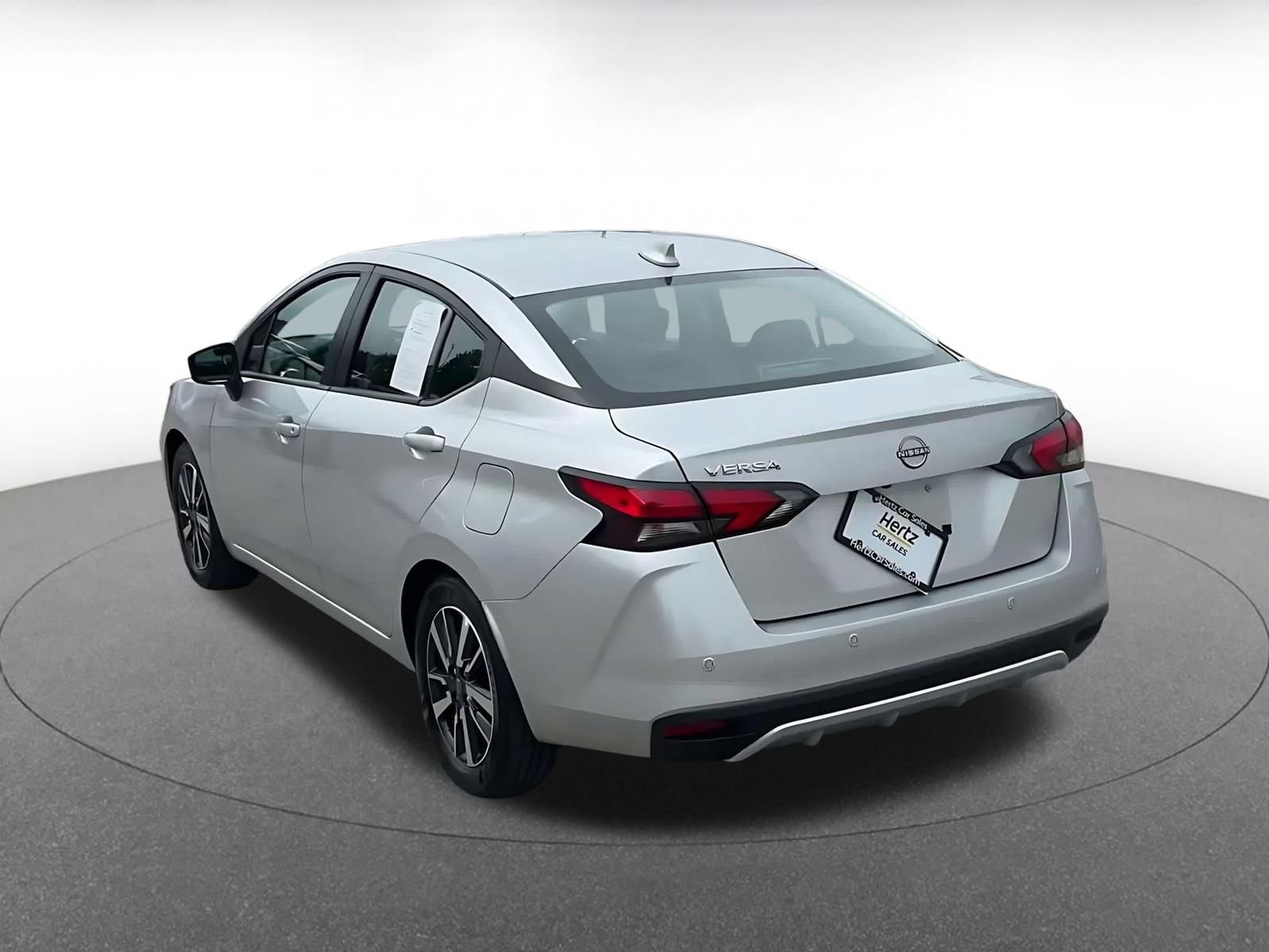 Used 2025 Nissan Versa SV FWD image 9