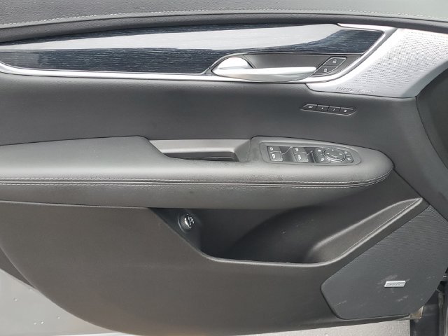 Certified 2025 Cadillac XT5 Premium Luxury AWD/4WD image 11