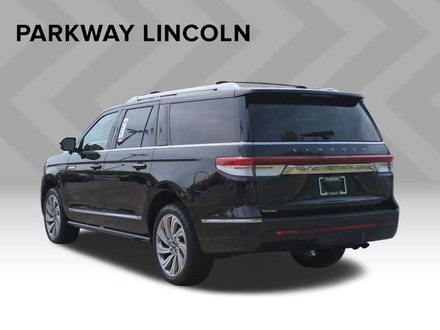 Used 2023 Lincoln Navigator L Reserve image 5