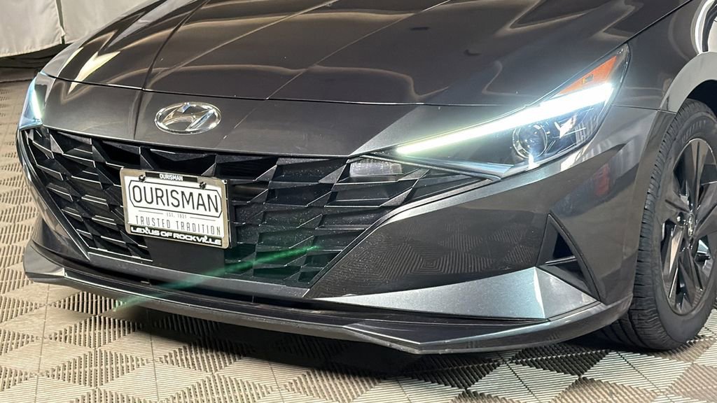 Used 2021 Hyundai Elantra SEL w/ Convenience Package image 3