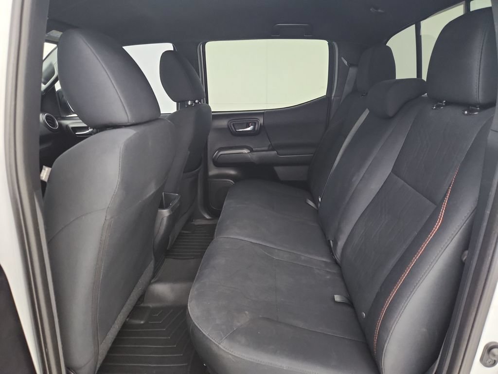 Used 2019 Toyota Tacoma TRD Off-Road AWD/4WD image 32