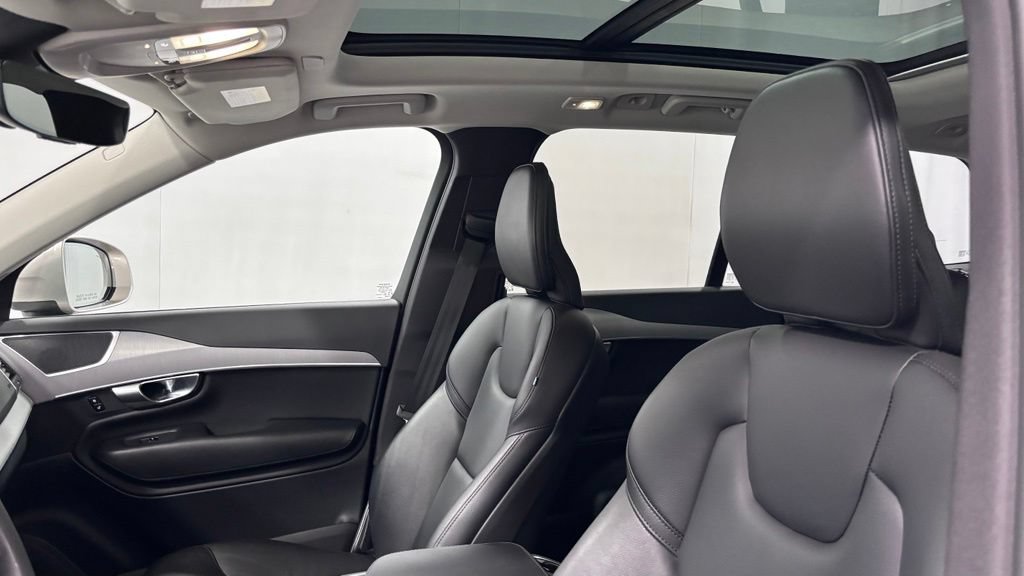 Certified 2023 Volvo XC90 B5 Core w/ Climate Package AWD/4WD image 12