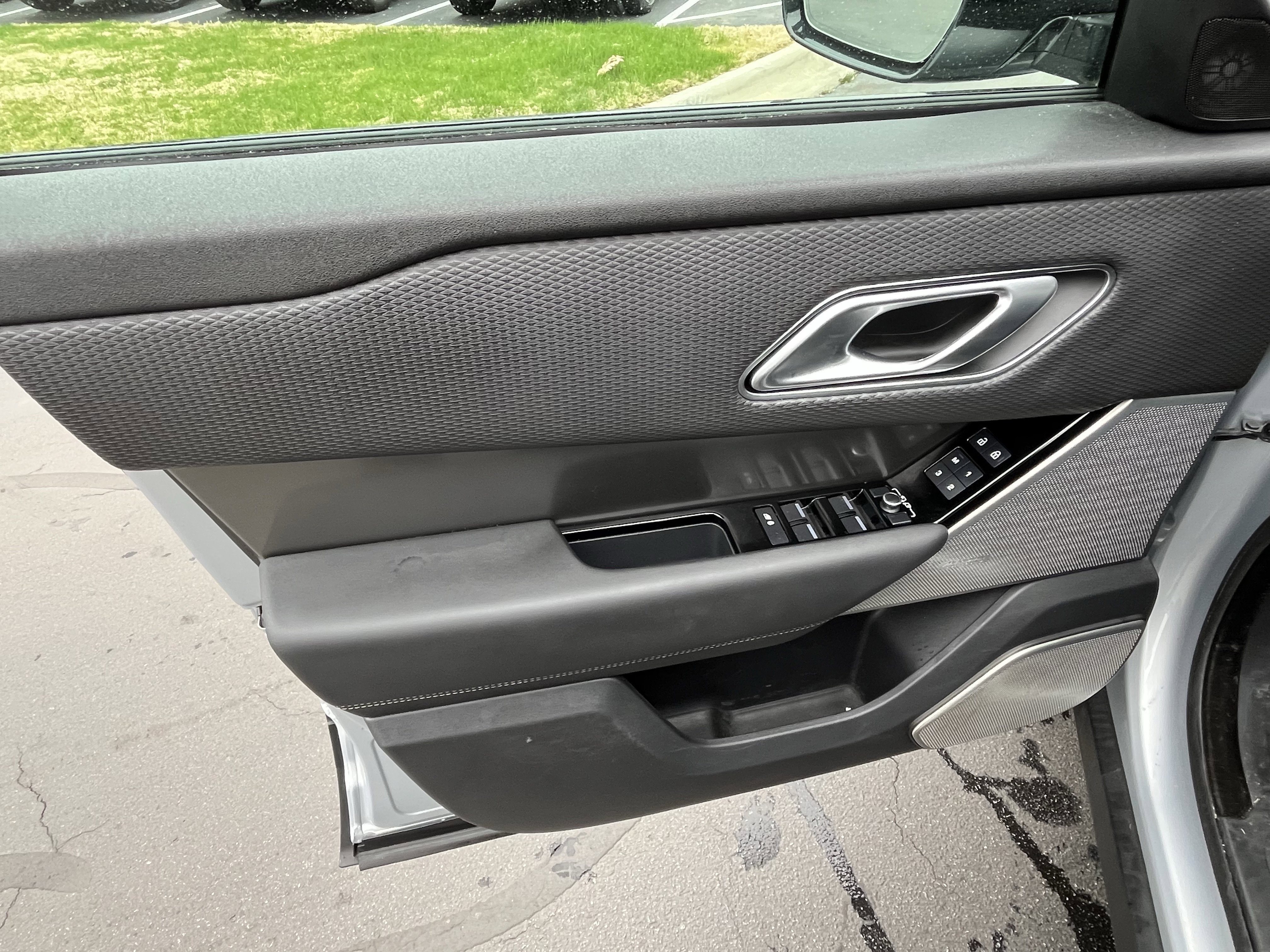 Certified 2023 Land Rover Range Rover Velar S image 12