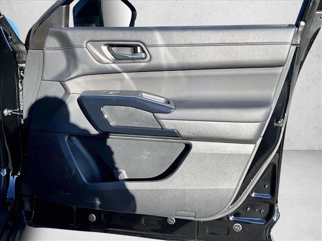 Used 2025 Nissan Pathfinder SV w/ Cargo Package image 18