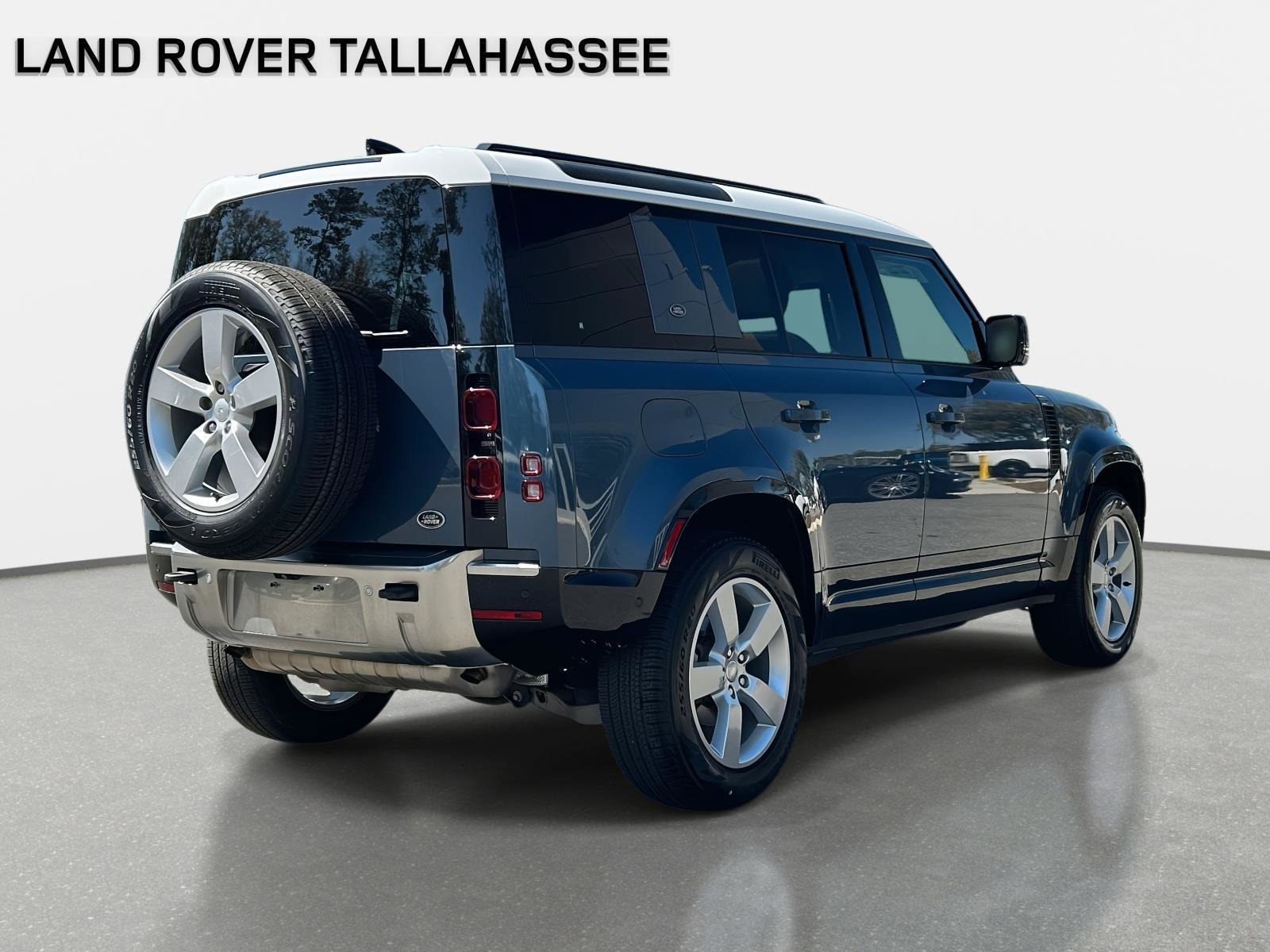 Used 2022 Land Rover Defender 110 S image 6