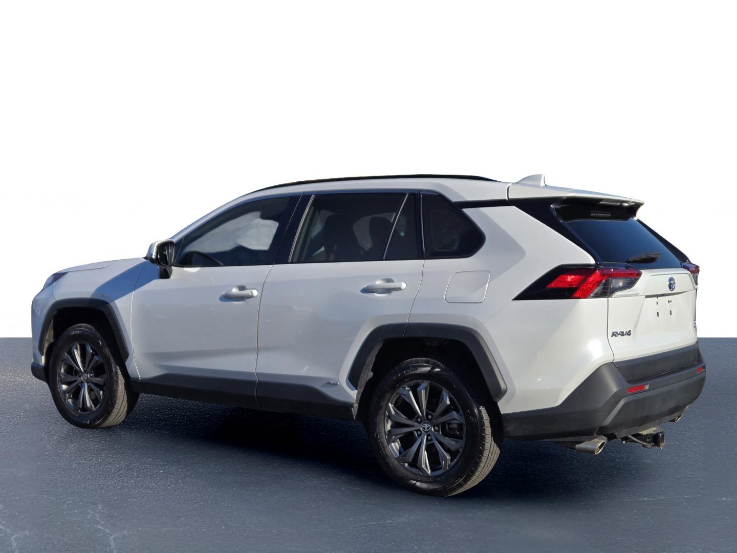 Used 2023 Toyota RAV4 XLE Premium image 11