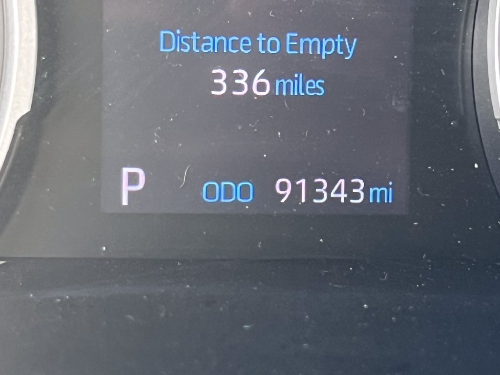Used 2019 Toyota RAV4 LE AWD/4WD image 4