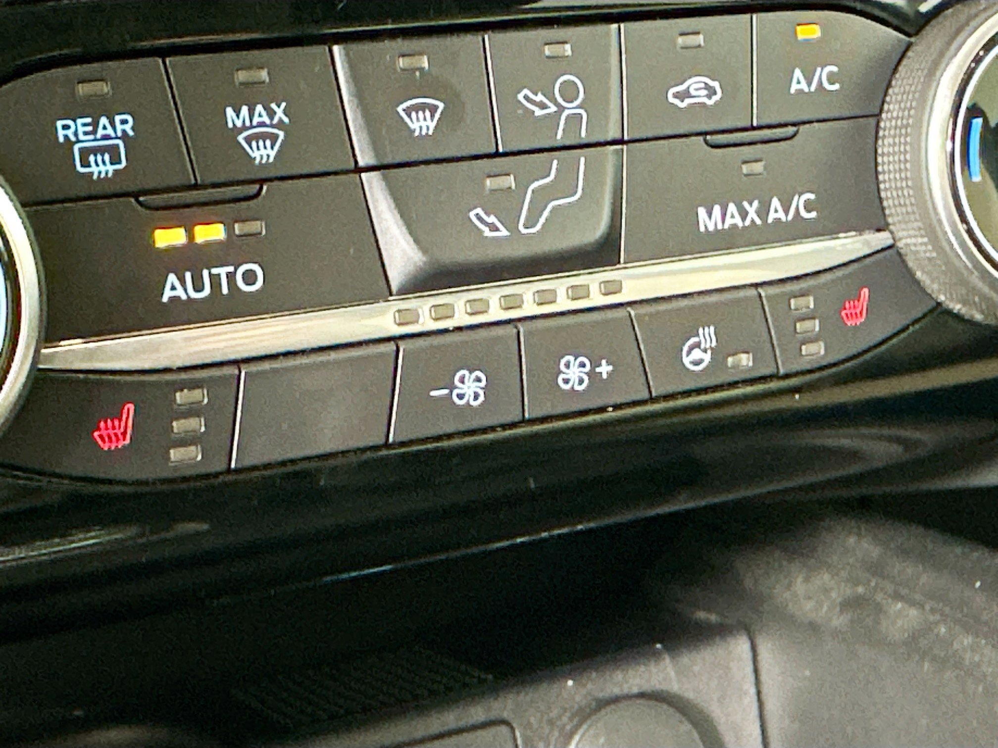 Used 2022 Ford Escape Titanium w/ Titanium Premium Package image 27