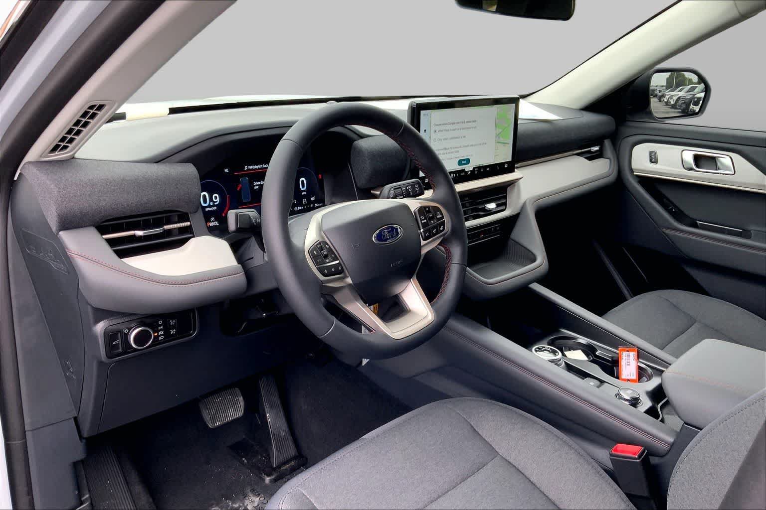 New 2026 Ford Explorer Active RWD image 6