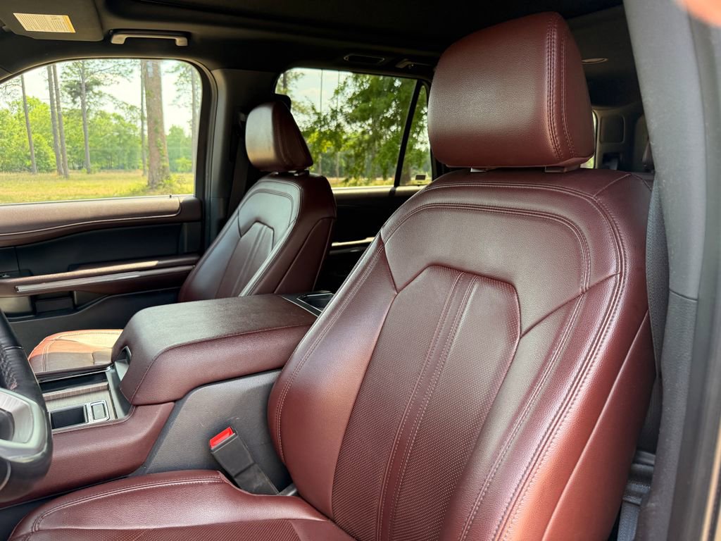 Used 2024 Ford Expedition Limited RWD image 15