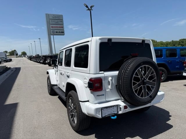 Used 2023 Jeep Wrangler Unlimited Sahara AWD/4WD image 5