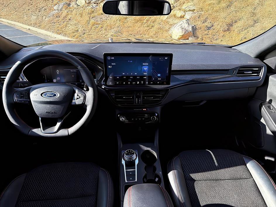 Used 2025 Ford Escape ST-Line w/ Tech Pack #1 image 19