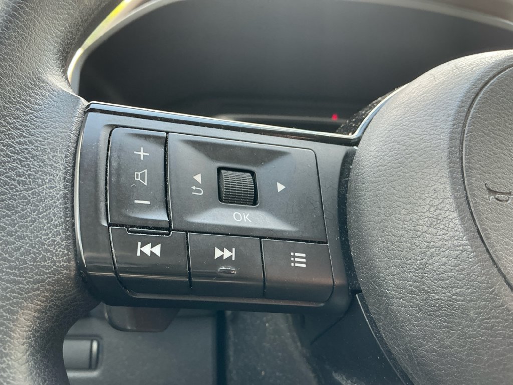 Used 2022 Nissan Rogue SV AWD/4WD image 21
