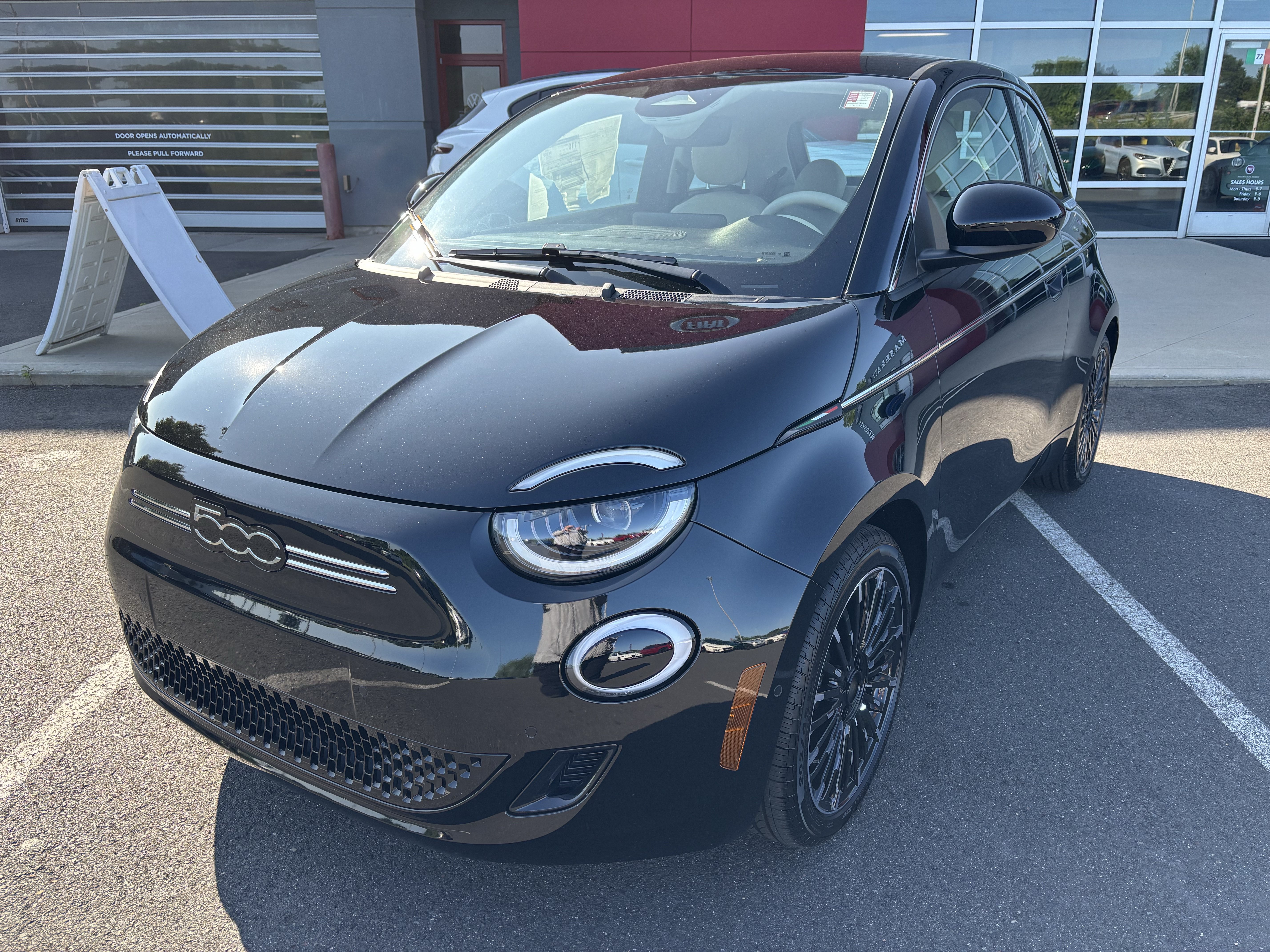 New 2026 FIAT 500 e Icona w/ Quick Order Package 21R FWD image 3