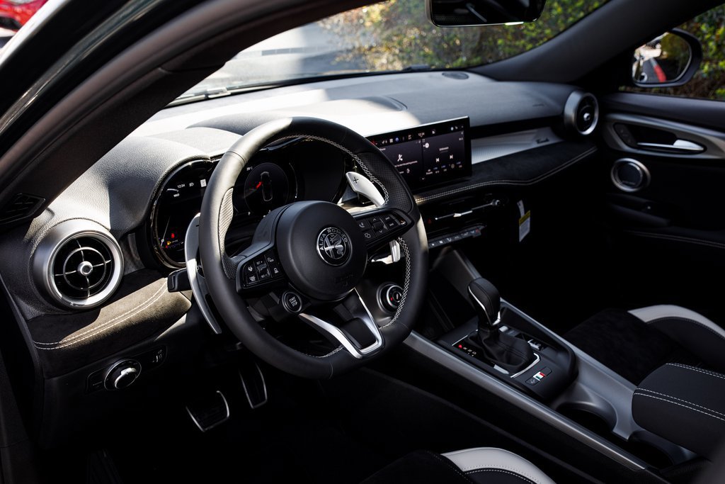 New 2026 Alfa Romeo Tonale w/ Active Assist Package AWD/4WD image 9