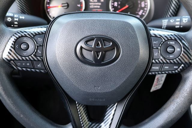 Used 2021 Toyota RAV4 LE image 30