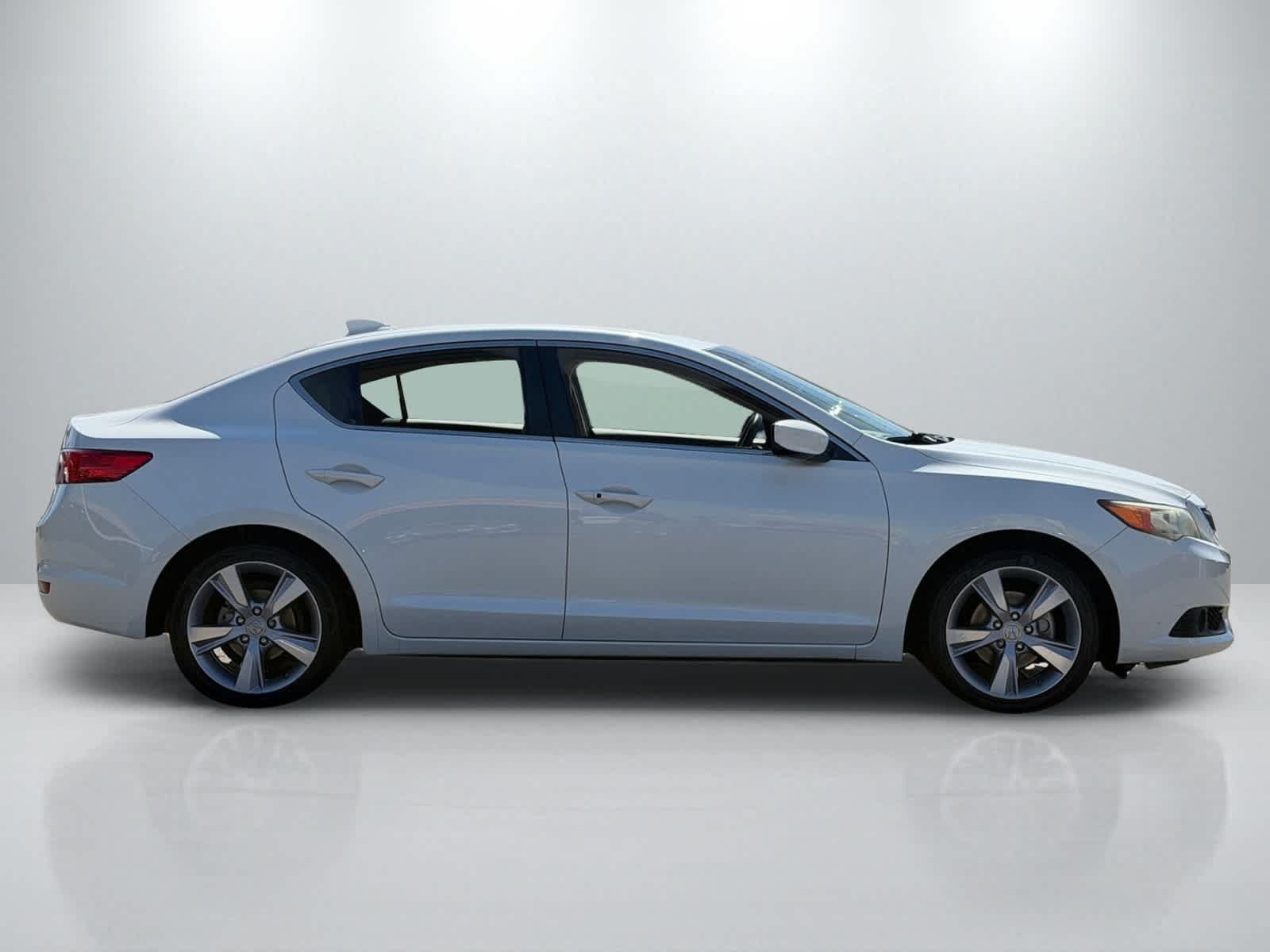 Used 2015 Acura ILX w/ Premium Package FWD image 8