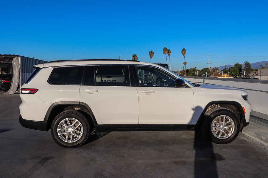 Used 2023 Jeep Grand Cherokee L Laredo RWD image 13