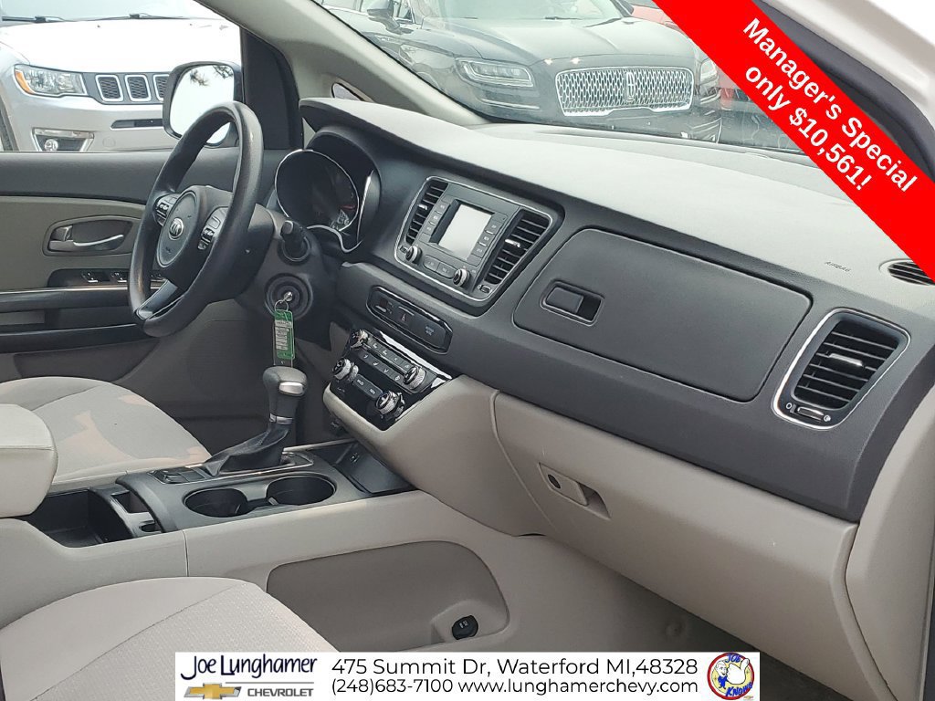 Used 2018 Kia Sedona L FWD image 26