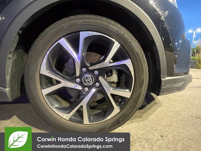 Used 2019 Toyota C-HR XLE FWD image 33