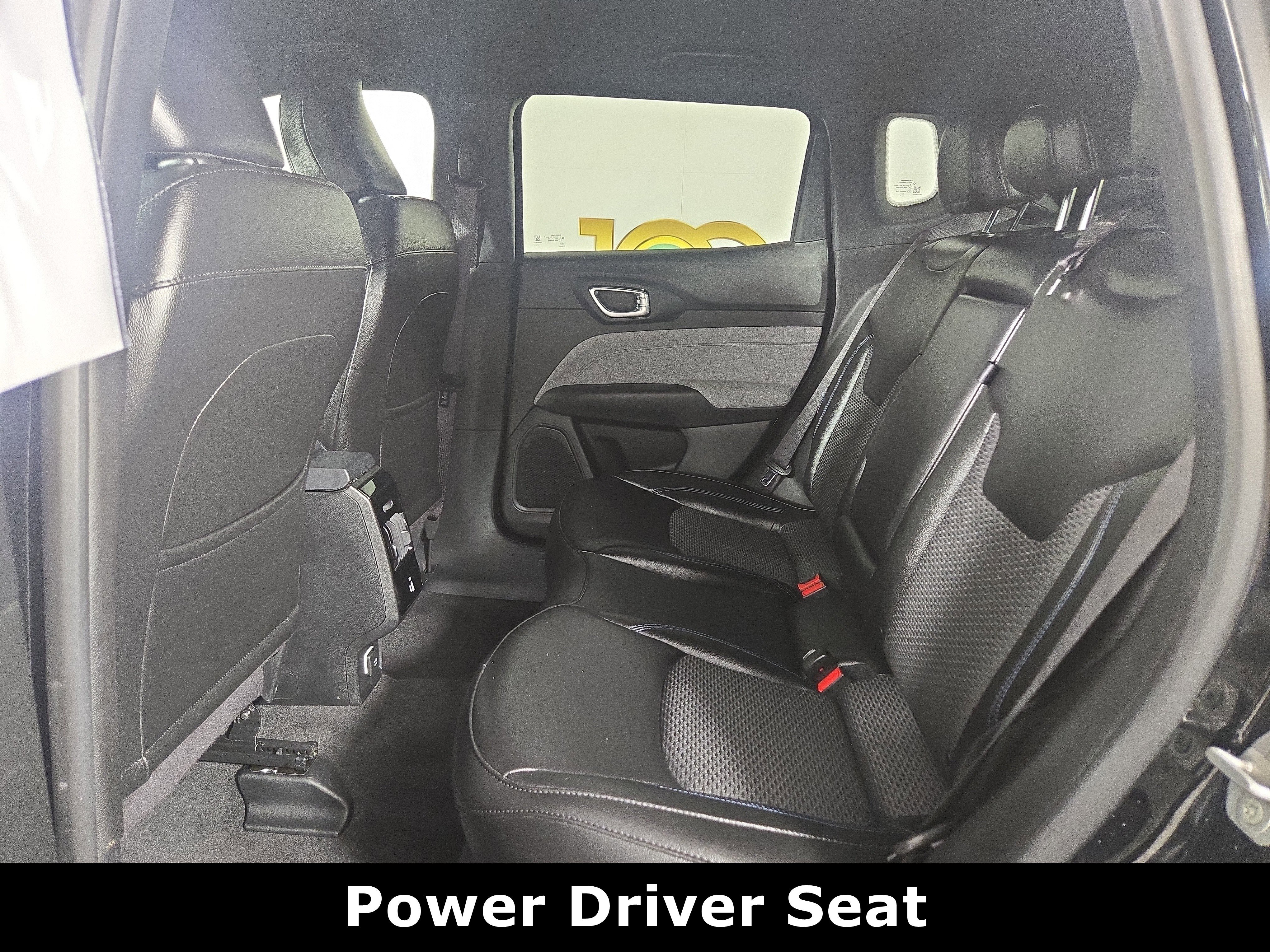 Certified 2024 Jeep Compass Latitude w/ Convenience Group AWD/4WD image 13