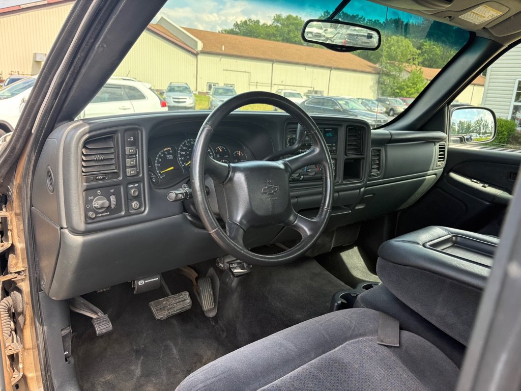 Used 2001 Chevrolet Silverado 2500 LS w/ Off-Road Skid Plate Pkg AWD/4WD image 13