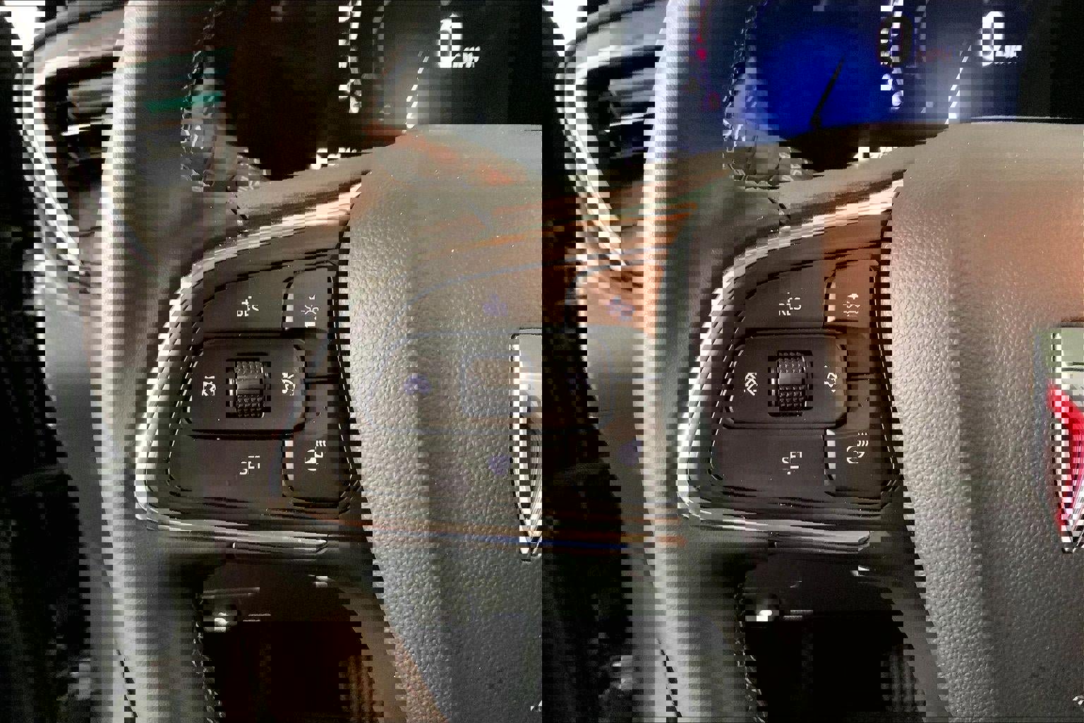 Used 2024 Buick Encore GX Avenir w/ Avenir Technology Package image 18