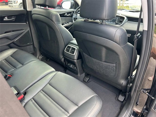 Used 2019 Kia Sorento SX image 25