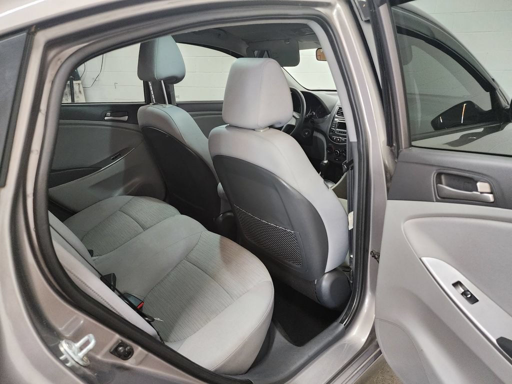 Used 2017 Hyundai Accent SE FWD image 27