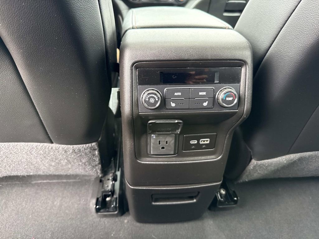 Used 2023 GMC Acadia AT4 w/ Preferred Package image 17