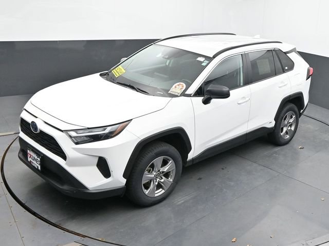 Used 2024 Toyota RAV4 LE AWD/4WD image 35