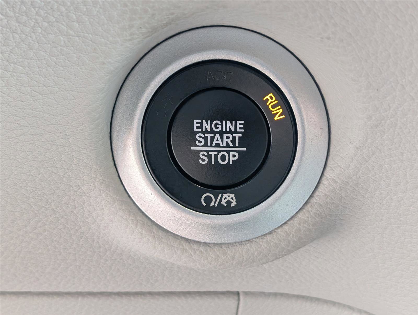 Used 2024 Chrysler Pacifica Select image 27