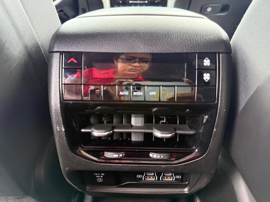Used 2021 Jeep Grand Cherokee L Laredo w/ Luxury Tech Group I AWD/4WD image 9